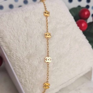 bransoletka łańcuszek MAŁE LITERKI CC - pozłacana stal chirurgiczna 316L